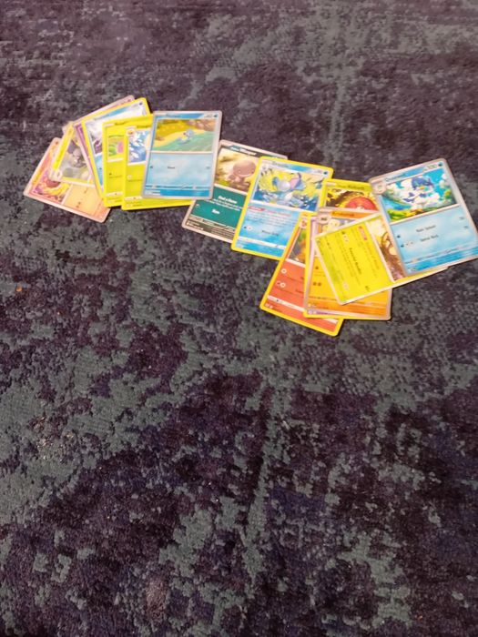 Carti pokemon de vanzare