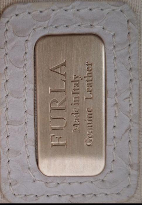 FURLA оргинална естествена кожа