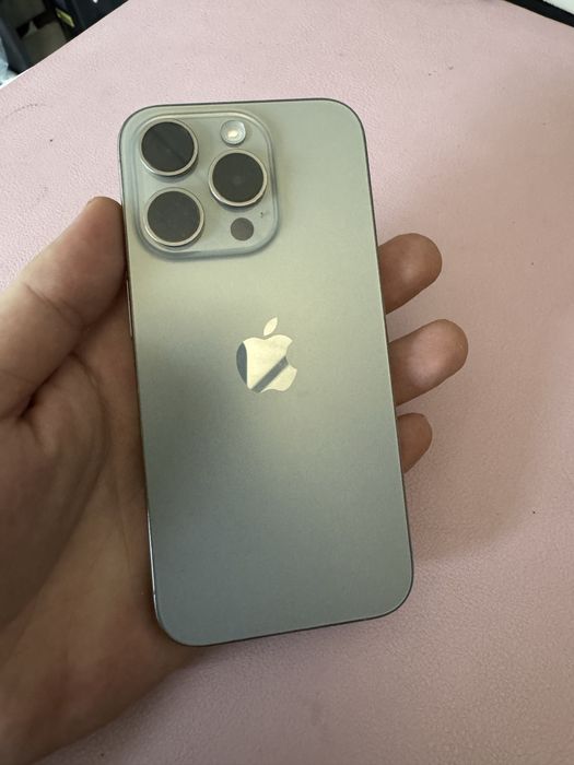 iPhone 15 Pro 256 GB impecabil, fără uzură, baterie 89%