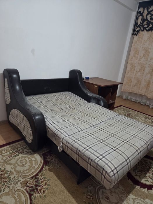 Диван в удовлетворительном состоянии