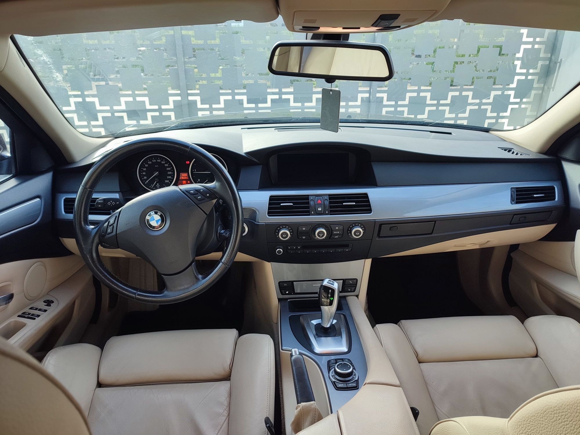 BMW Seria 5 E60 facelift 2.0 automat 177 cp super intretinut