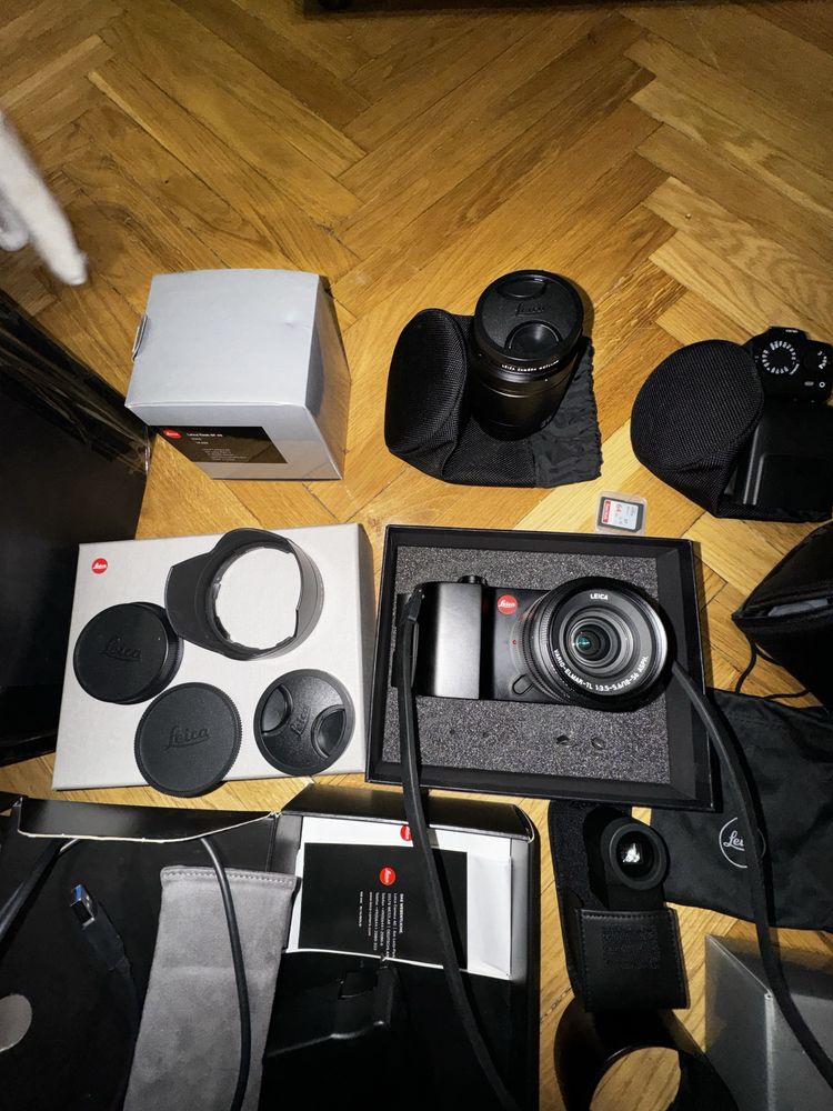 Продаю камеру Leica