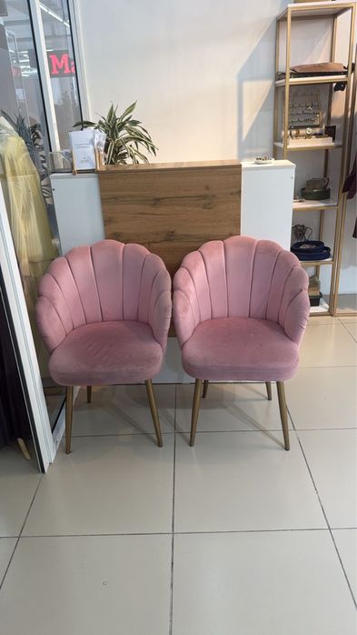 Стулья прожается срочна