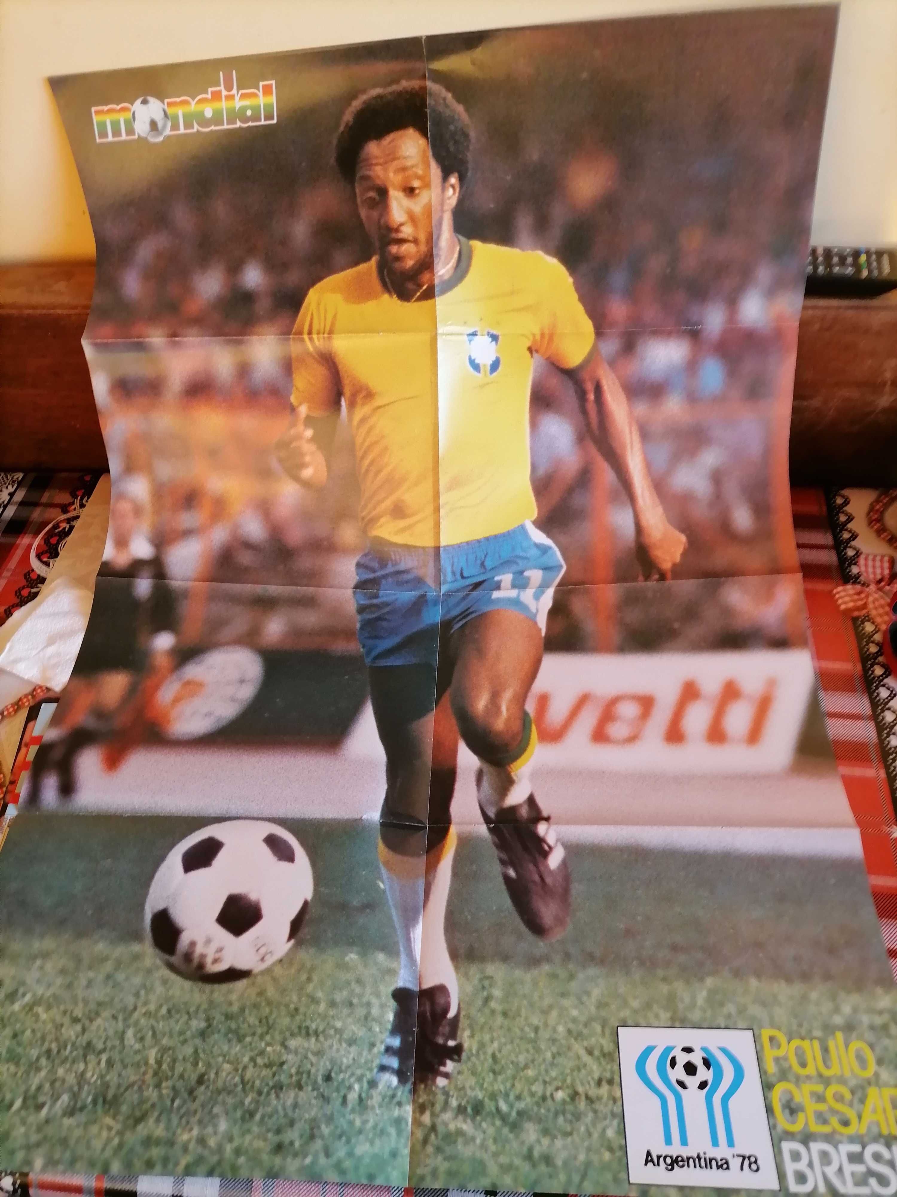 Големи плакати на отбори и футболисти  за колекционери.