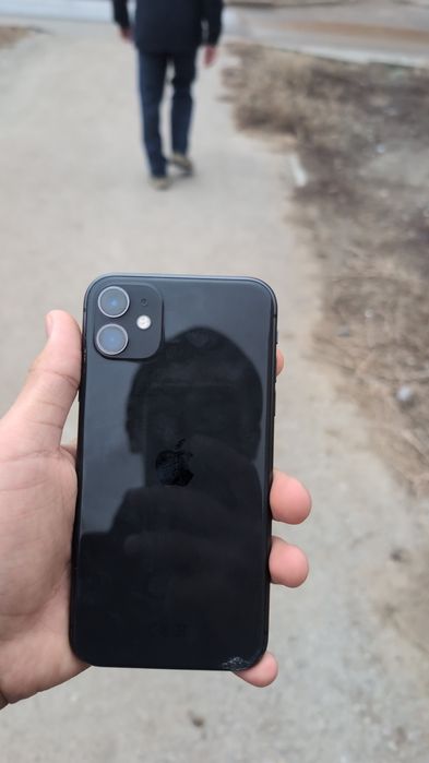 Айфон 11 черный заблок,продажа или обмен