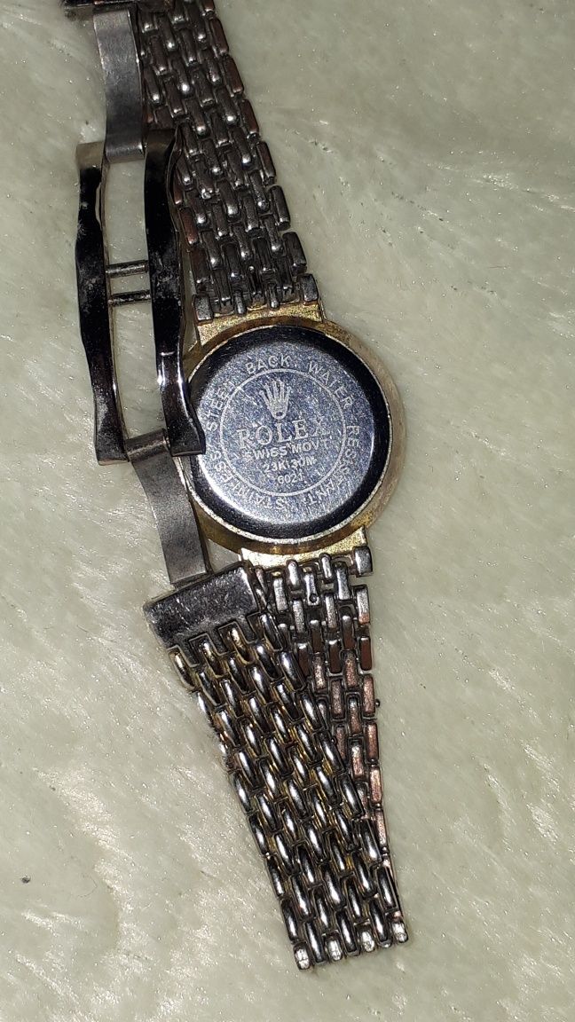 Часы Rolexs б/у.