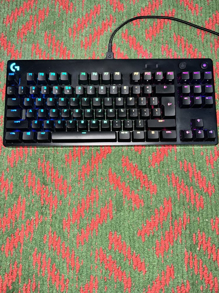 Logitech G Pro  механическая клава