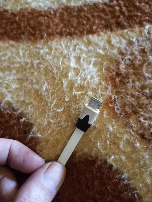 Vand incarcator iphone