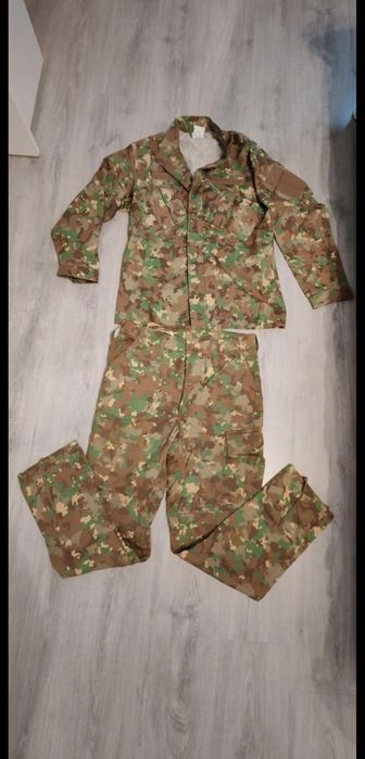 Ținută militara mărimea L