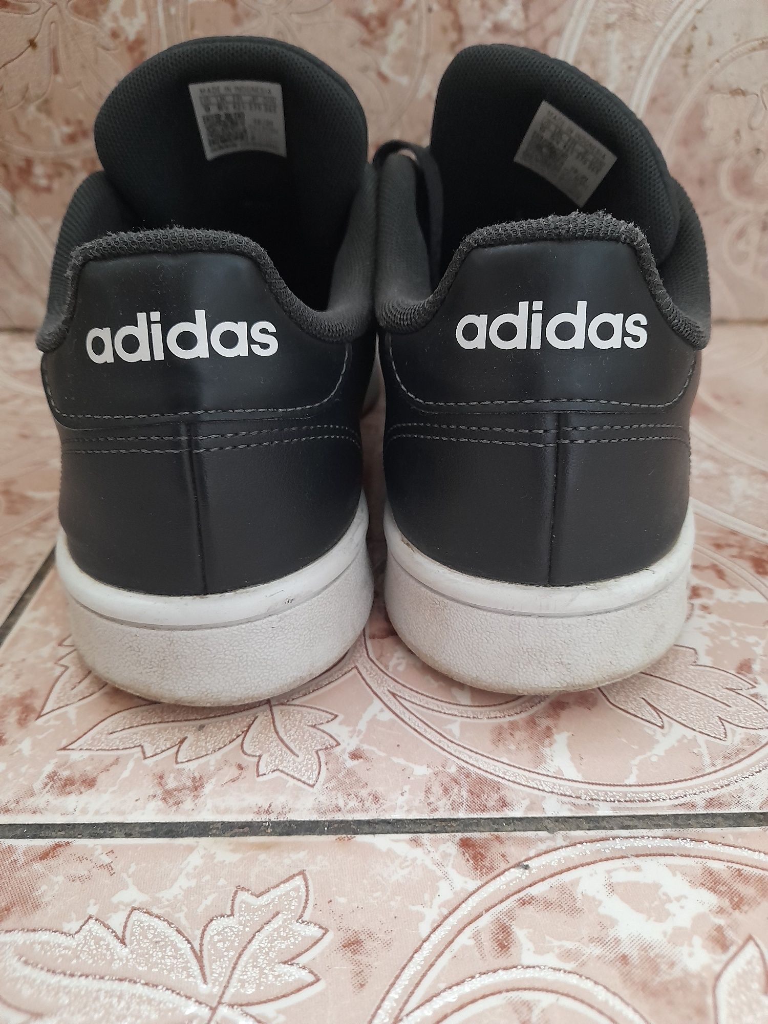 Vând adidași Adidas