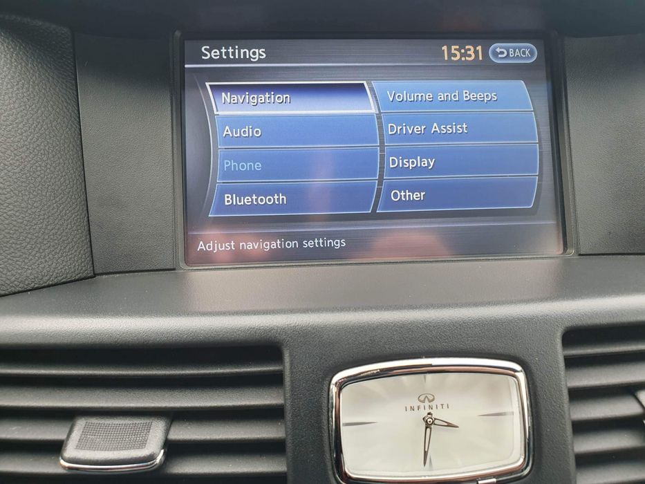 Infiniti Q70S.
