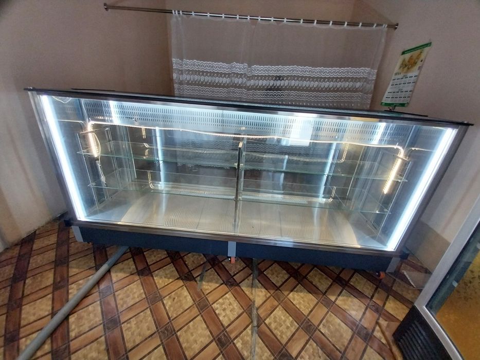 Холодильник витрина