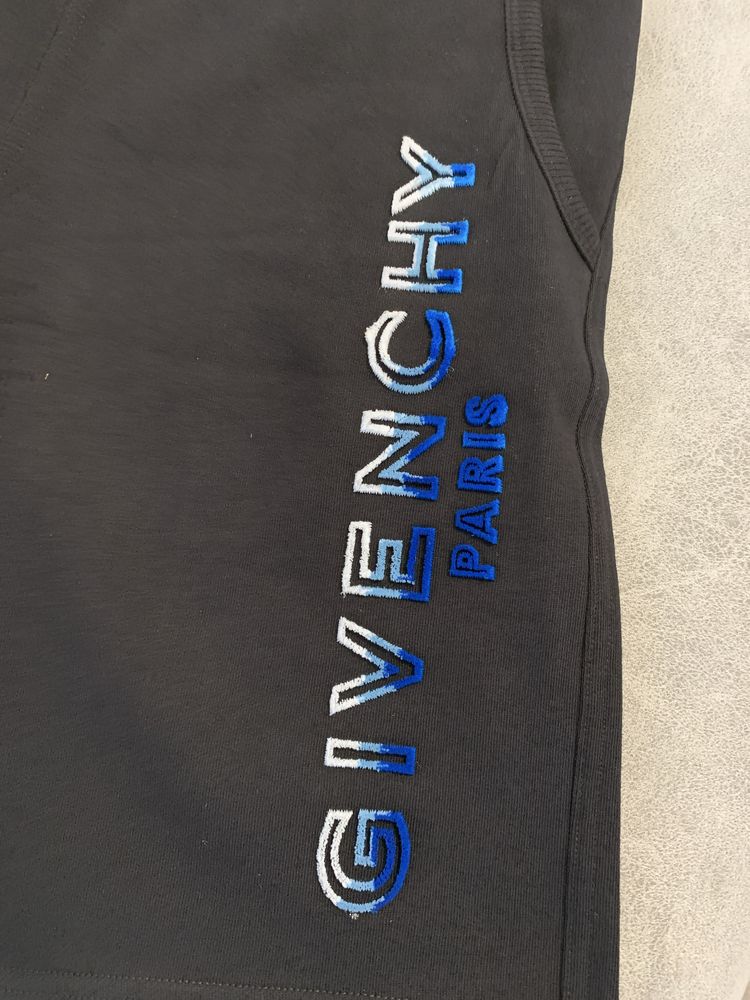 Pantaloni scurti Givenchy calitate premium