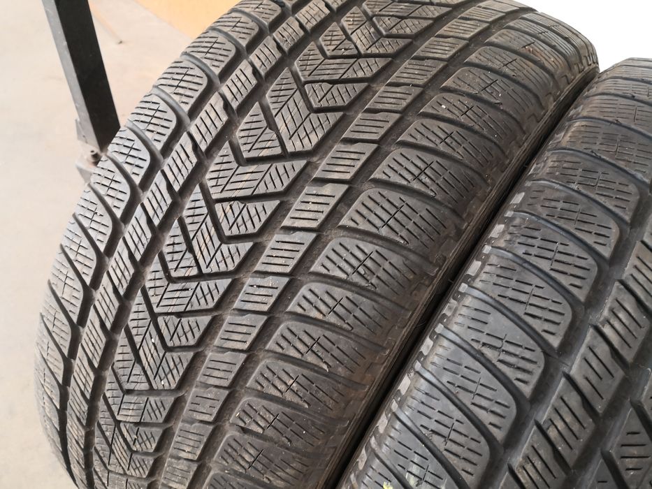 305 35 21 цола задни гуми  Pirelli