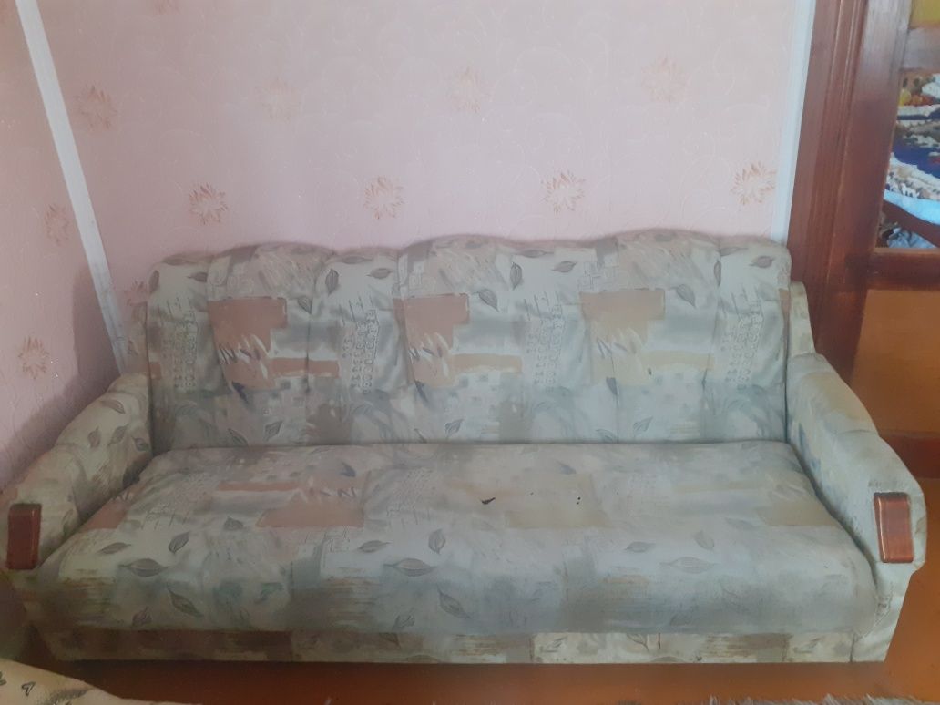 Продам диван и два кресла(советские)