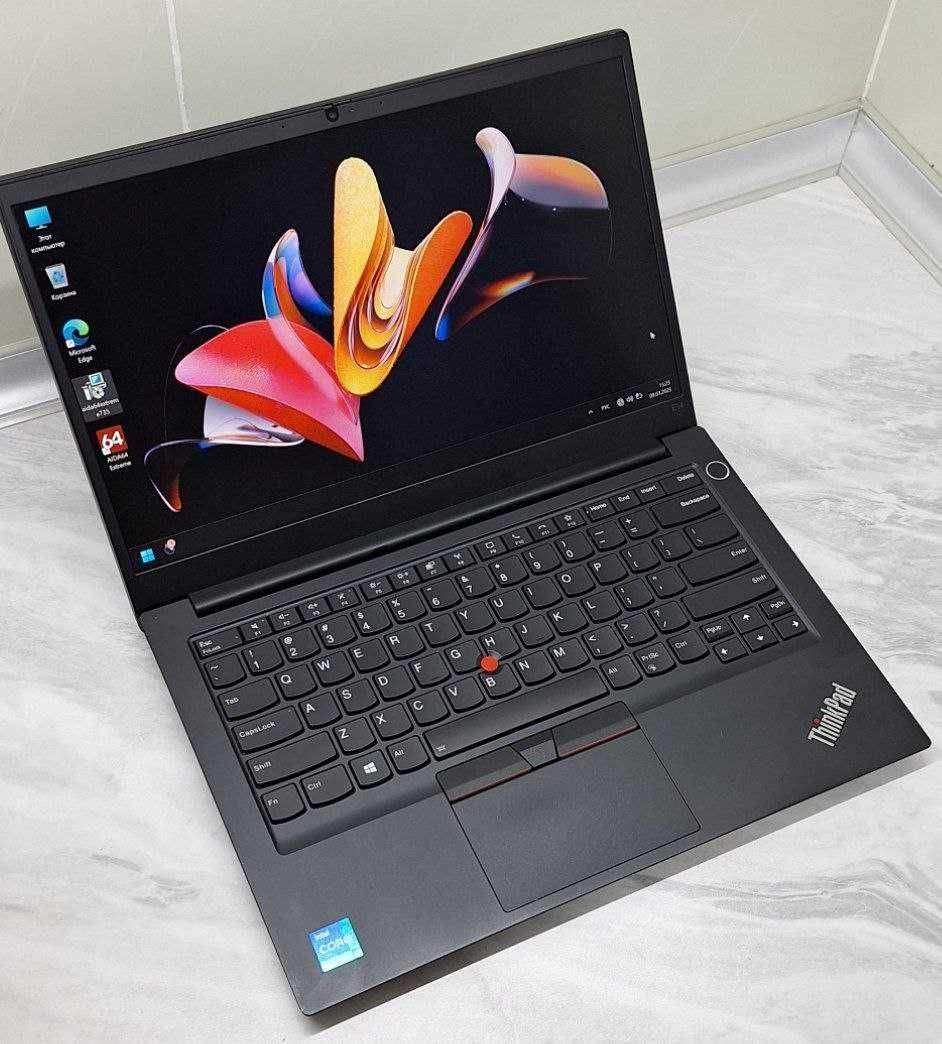 Lenovo ThinkPad T14 Gen 2 E14" FullHD IPS Core i5-1135G7 8GB/SSD 512GB