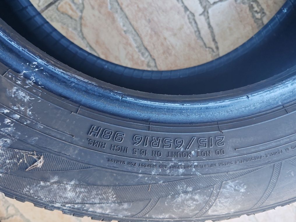 Vând cauciucuri 215/65/16 de M+S fost 2021 buc //Falken//