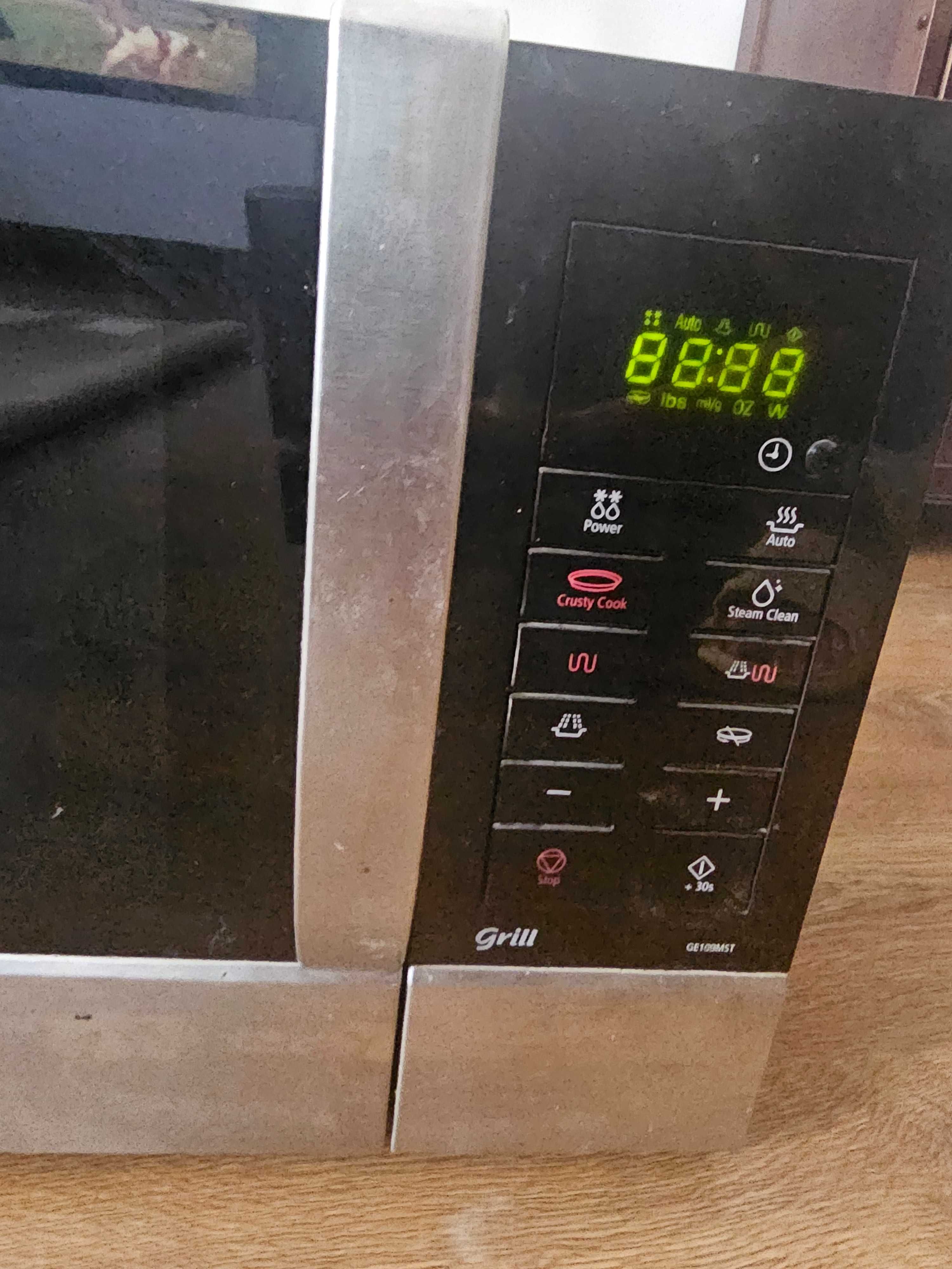 Микровълнова фурна с грил 28 литра 900W в инокс SAMSUNG GE89MST