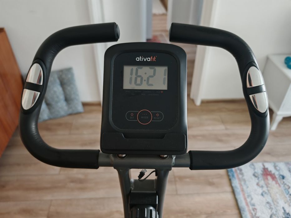 Bicicleta fitness pliabilă