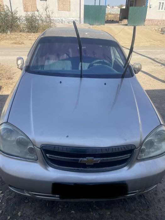 Лассети 1,8 матор цвет шампанский