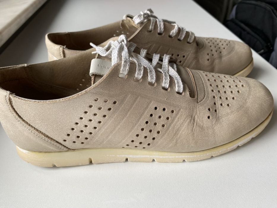 Adidasi piele natural cu gaurele de vara