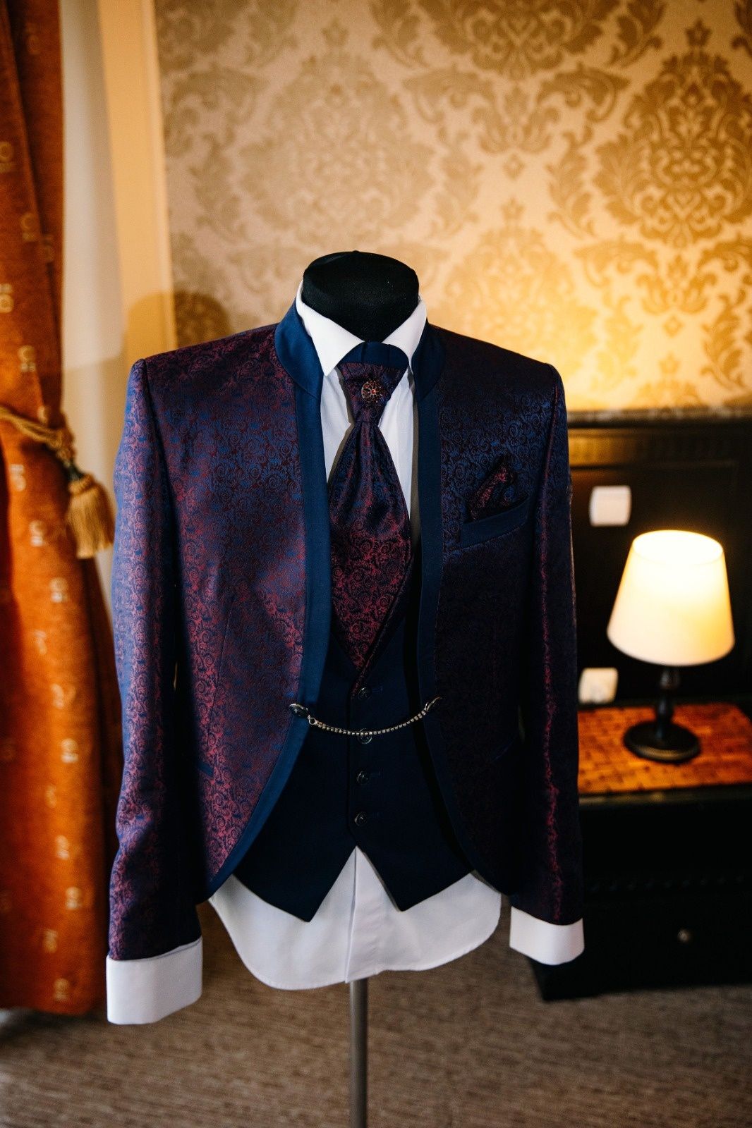 Costum ocazie/ mire
