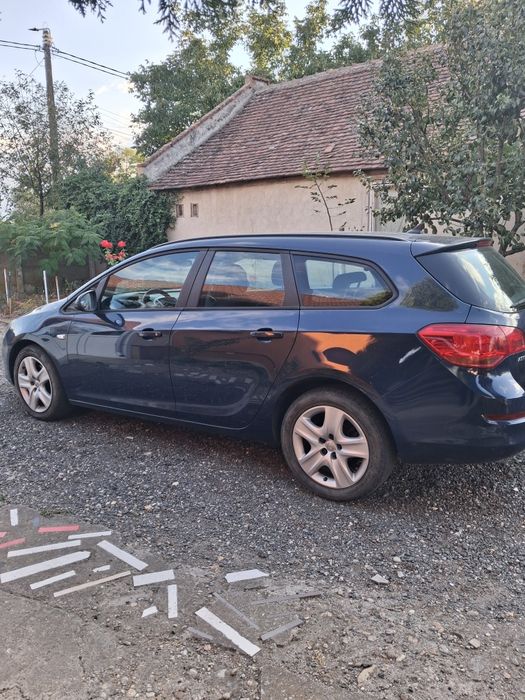 Vând opel astra sports j tourer