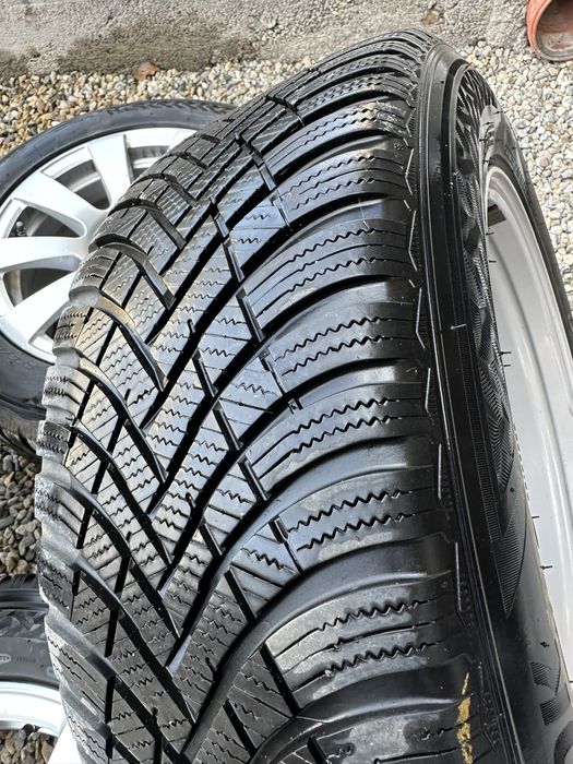 Jante + anvelope Mercedes r16 225.55r16 M+S