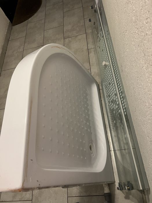 Cabina de dus demontata