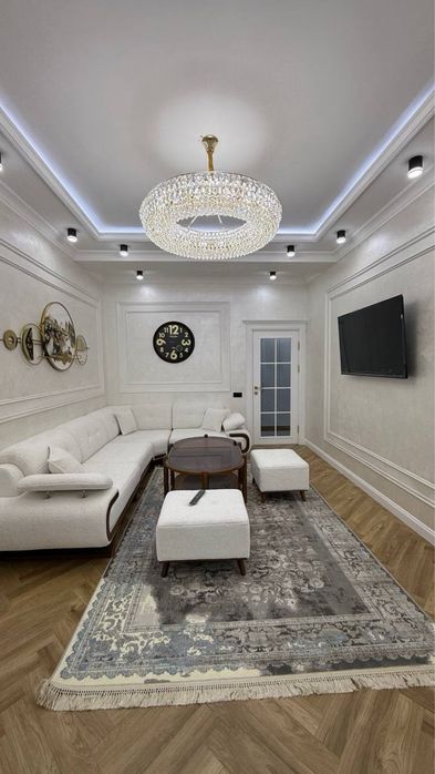 Продается 2 ком. Квартира на 2 этаже площадью 60 кв.м. В Багишамале