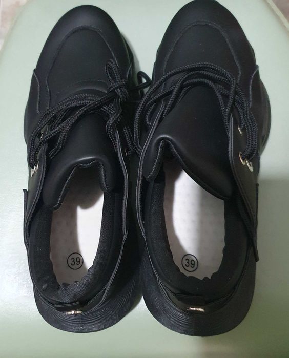 Pantofi talpă groasă