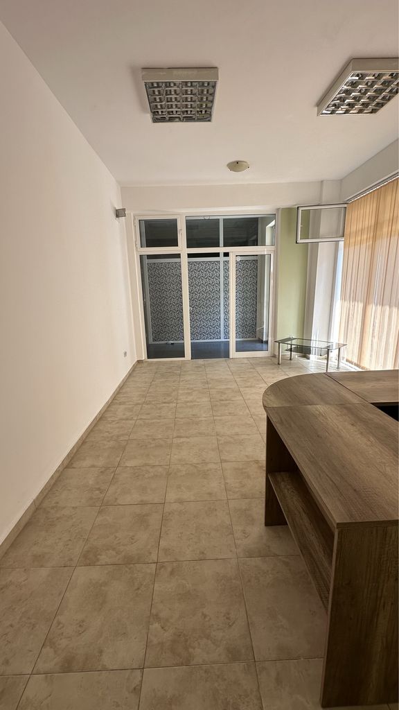 Дава се под наем Офис в Бургас, Възраждане - 30 кв.м за 255 € - Снимка #3