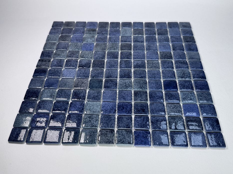 Mozayka kafel basseyn mayolika