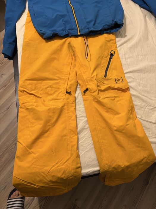 яке и панталон AK