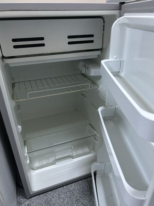 Minifrigider de vanzare