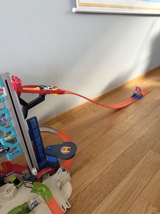 Parcare / Garaj Hot Wheels Ultimate Garage