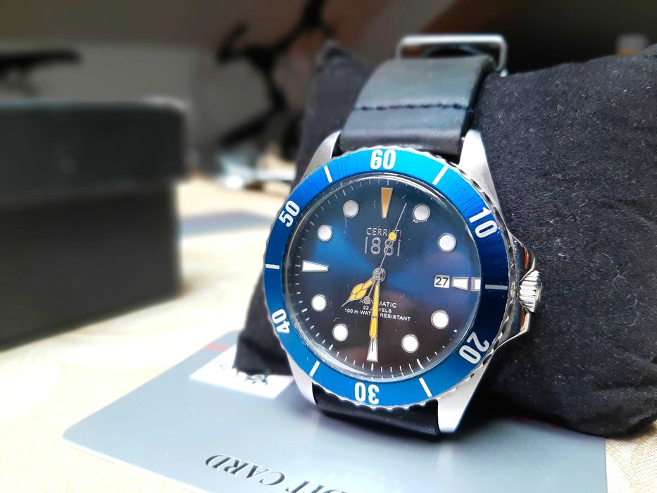 Часовник Cerruti Manarola автоматичен с датник и син цвят