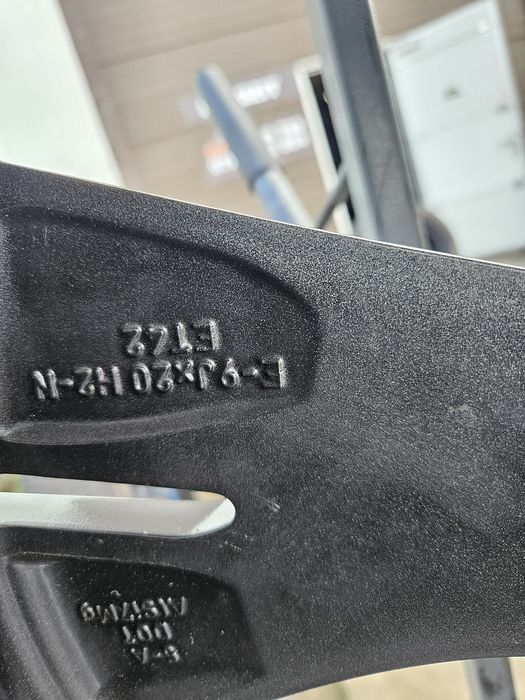 Vând jante R20 Noi Audi Q4 e-tron gri grafit lucios