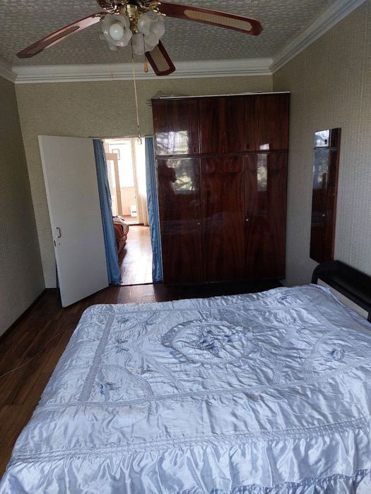 Срочно Продаю 2 ком квартира на 3 этаже 4 этажного дома. Авиосозлар 2