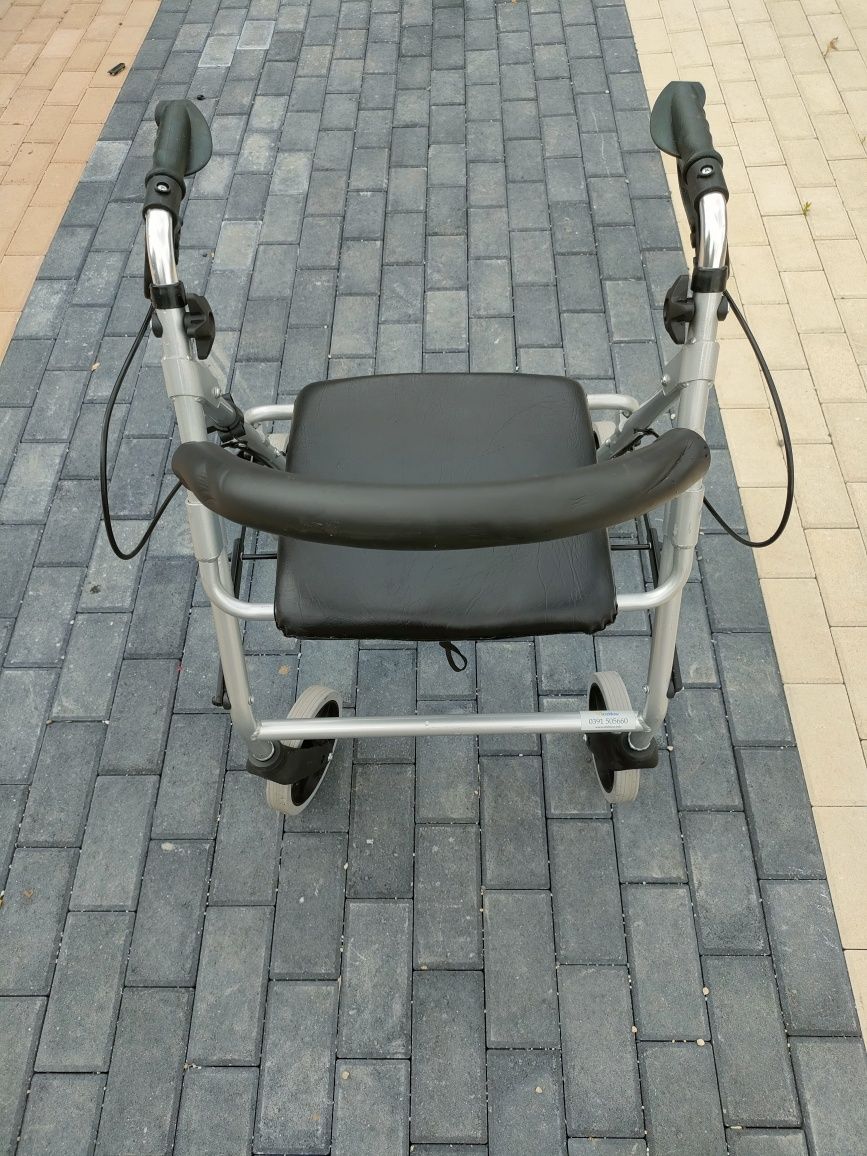 Cadru aluminium ,Rolator cu roti reglabil pe înălțime .Pliabil