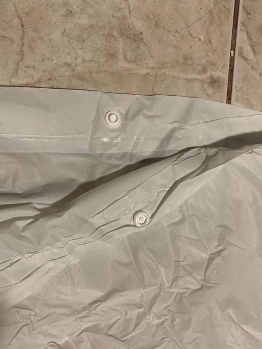 Pelerina ploaie alba adulti