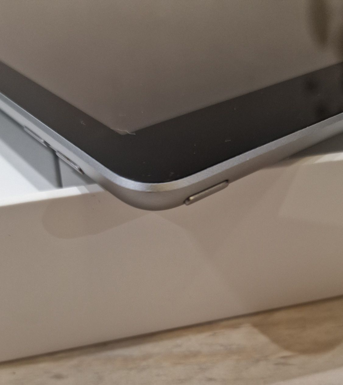 Таблет, ipad 6 - та генерация, 32gb