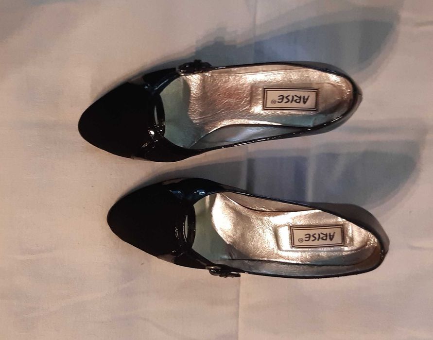 Pantofi piele intoarsa si piele lacuita, negru