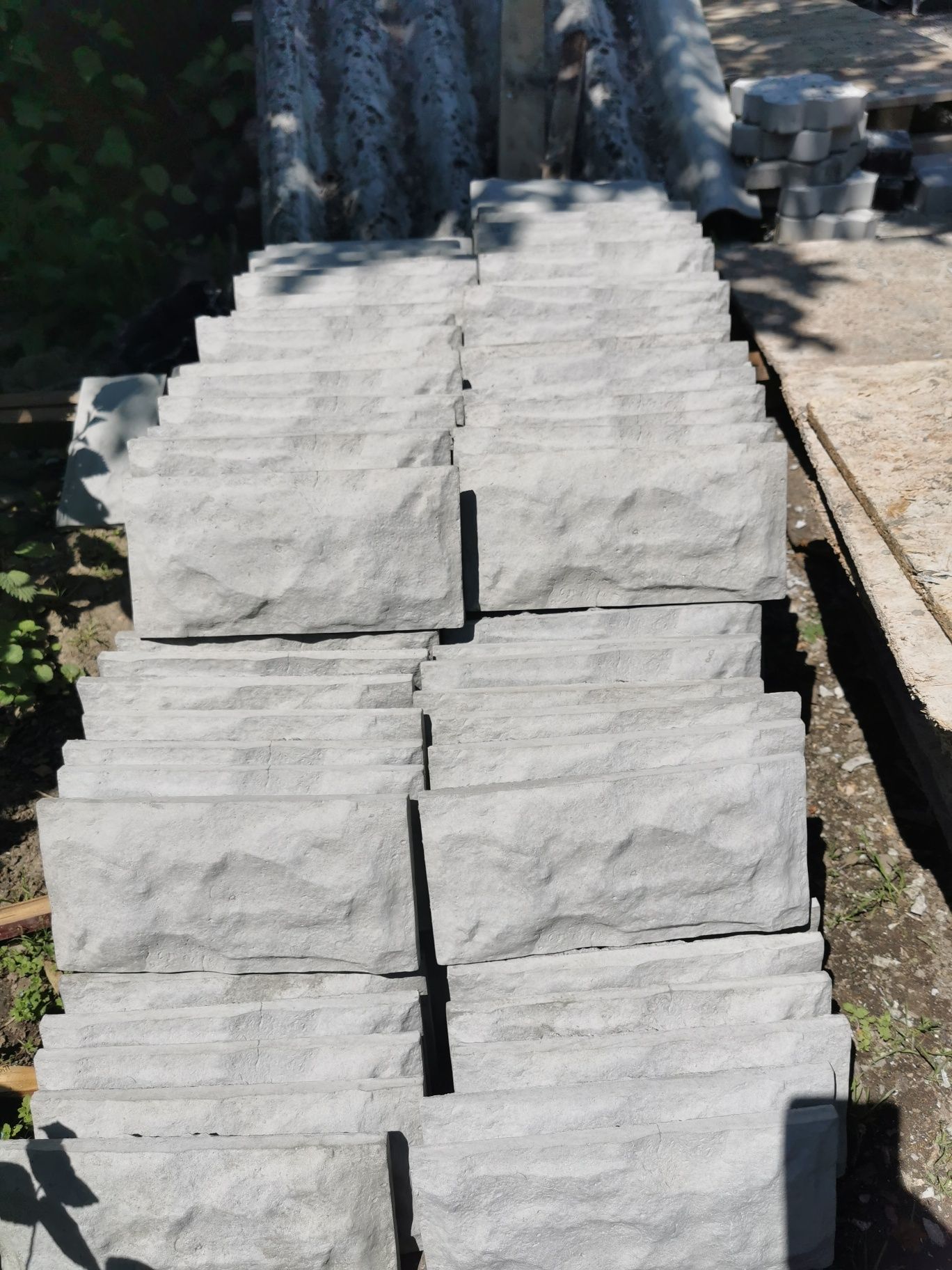 Producem pavaje, prefabricate din beton extra dur