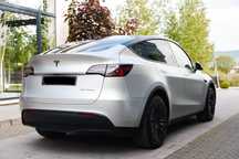 Tesla Model Y Tesla Model Y Long Range Dual Motor Interior Alb