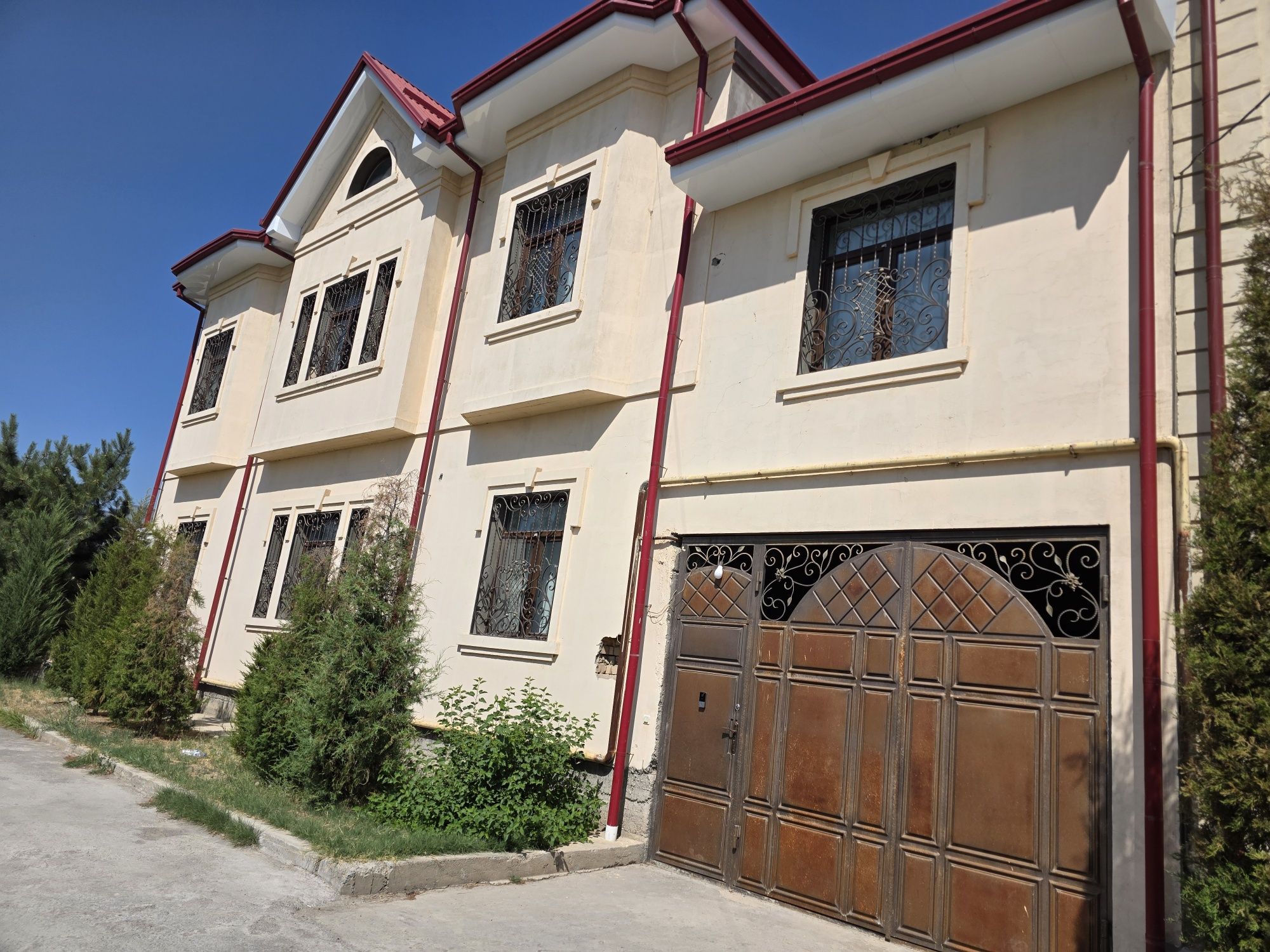 Hovli sotiladi 6 sotix