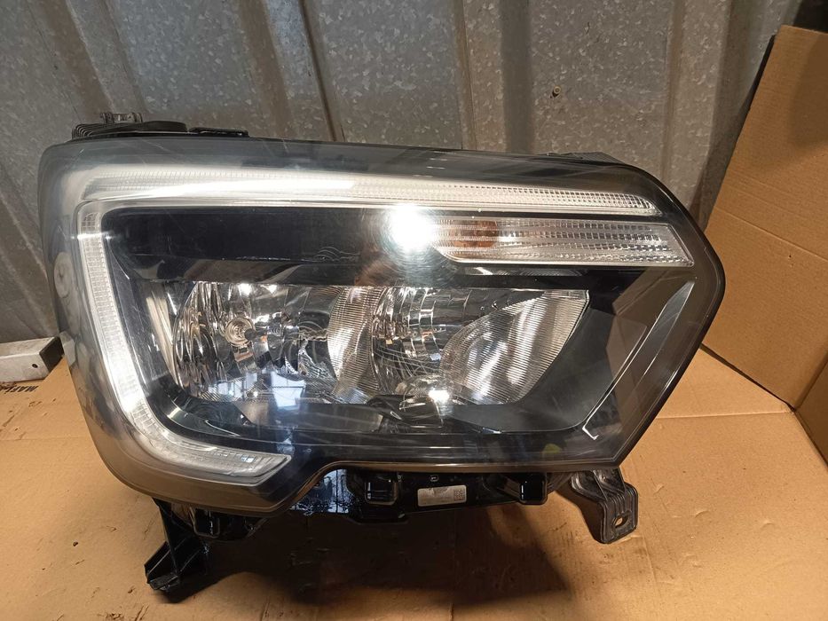 far dreapta renault master 3