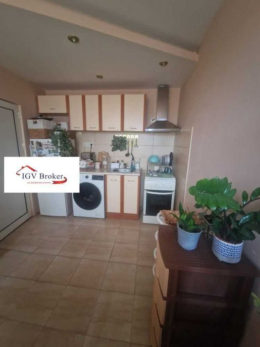 Маломерен двустаен апартамент в Дружба 1