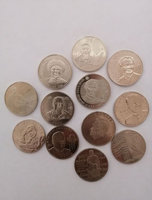 Продам монеты личности