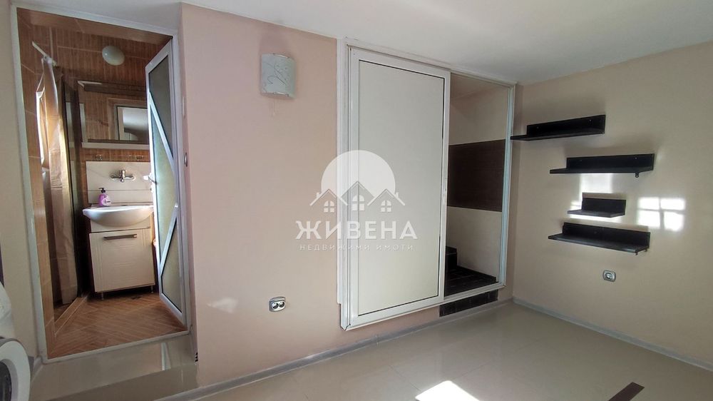 Дава се под наем Едностаен апартамент в Варна, Зимно кино Тракия - 30 кв.м за 230 € - Снимка #2